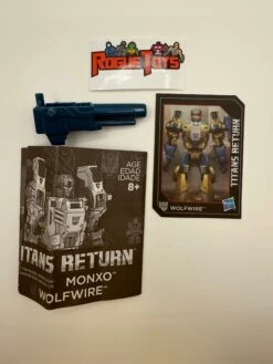 Las Vegas East Hasbro Transformers Generations Titans Return Deluxe Class Decepticon Wolfwire & Monxo -Galaxy Collectible 2C27815E 0F9F 4EAC 97C4 E07A43A9B82A
