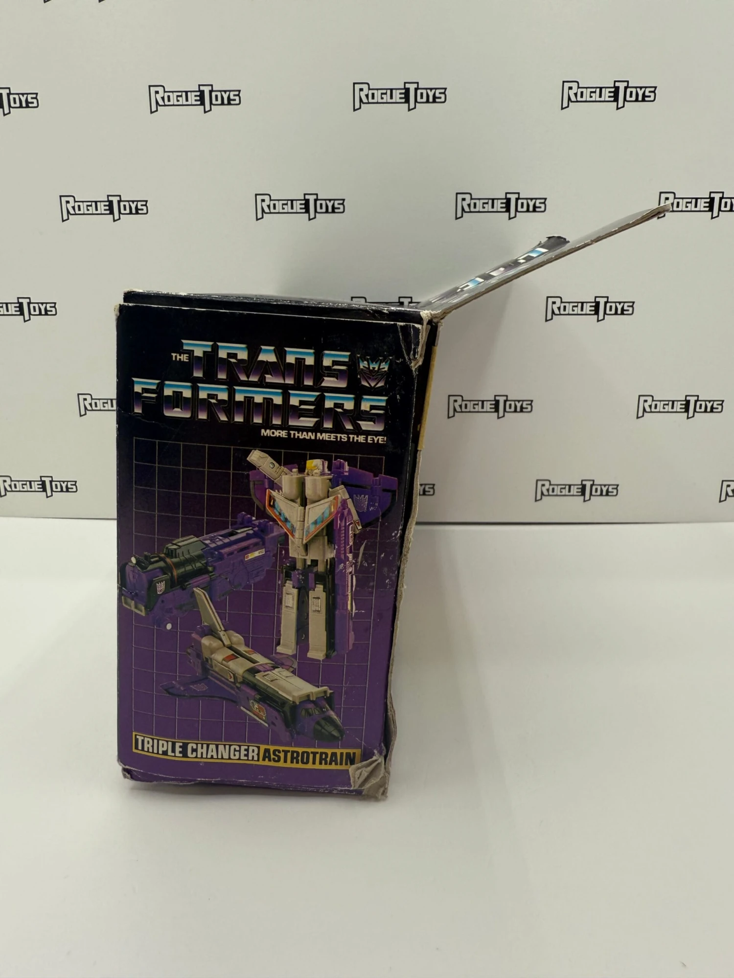 Las Vegas East Hasbro Transformers G1 Triple Changers Decepticon Astrotrain 6 Las Vegas East Hasbro Transformers G1 Triple Changers Decepticon Astrotrain - Image 4