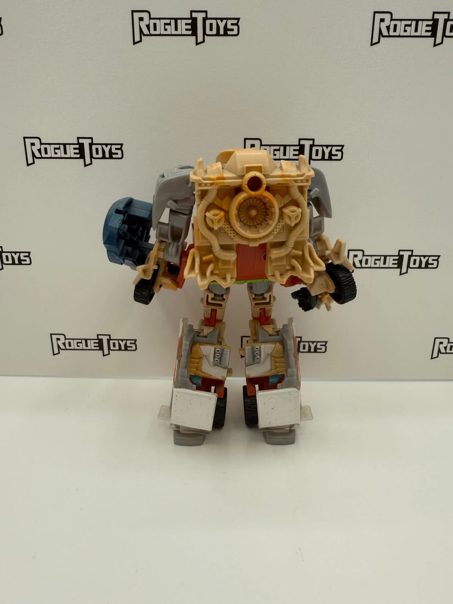 Las Vegas West Hasbro Transformers Prime Deluxe Class Beast Hunters Autobot Ratchet 4 Las Vegas West Hasbro Transformers Prime Deluxe Class Beast Hunters Autobot Ratchet - Image 2