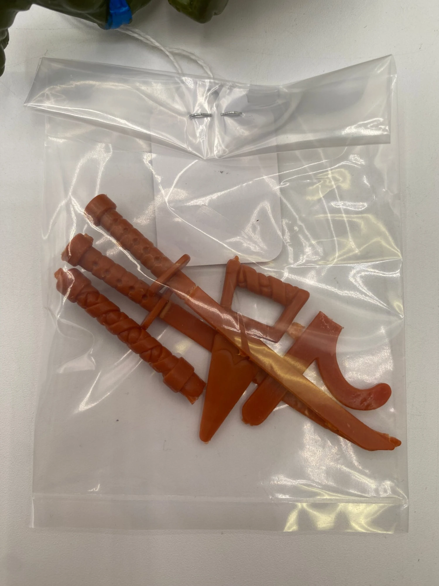 Las Vegas East Playmates 1988 Vintage Teenage Mutant Ninja Turtles Leonardo W/ Some Weapons (Some Broken) 5 Las Vegas East Playmates 1988 Vintage Teenage Mutant Ninja Turtles Leonardo W/ Some Weapons (Some Broken) - Image 3